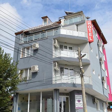 Hotel Kramus روس المظهر الخارجي الصورة