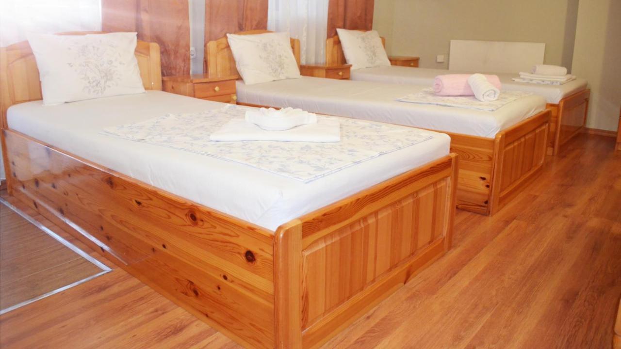 Hotel Kramus روس المظهر الخارجي الصورة