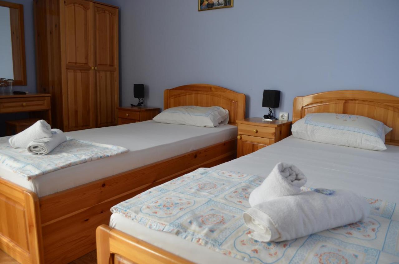 Hotel Kramus روس المظهر الخارجي الصورة